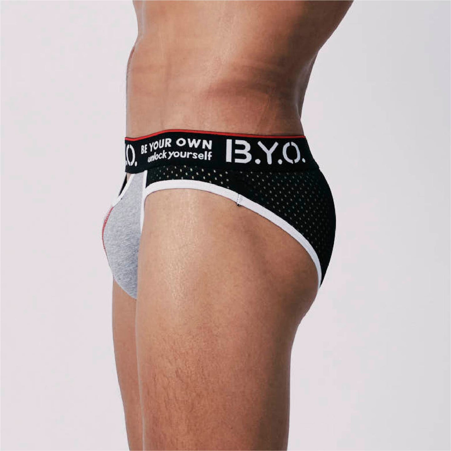 【斷碼】B.Y.O.BeYourOwn-洞洞三角內褲-網孔黑（S / XL)